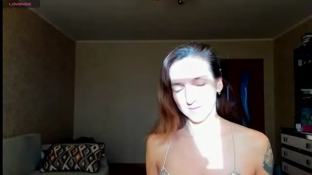 desired zzoya online show from 10-25-25, 02:44