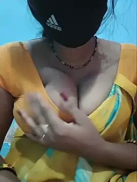 Snapshot of Sexyradha_ chatting on 06-30-26, 04:29 Sexyradha online show from 06-30-26, 04:29
