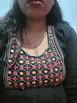 Snapshot of Sexyradha_ chatting on 07-12-26, 06:20 Sexyradha online show from 07-12-26, 06:20
