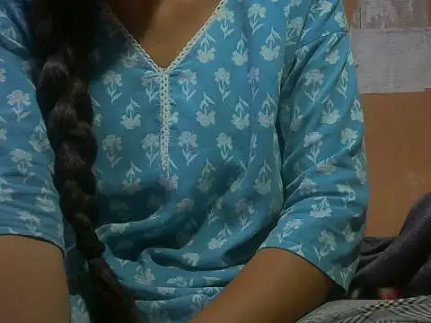 Snapshot of mayra89 chatting on 07-09-26, 01:32 mayra89 online show from 07-09-26, 01:32