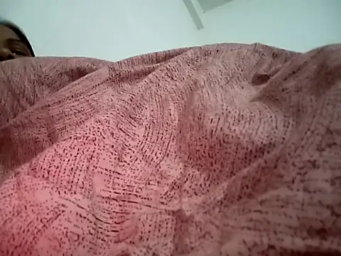 Snapshot of Neha-Bhabhi-Rasily chatting on 03-09-25, 09:36 Neha-Bhabhi-Rasily online show from 03-09-25, 09:36