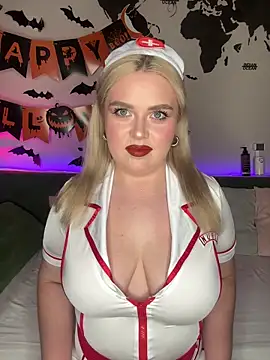 Snapshot of April_Vancee chatting on 10-27-25, 03:46 April Vancee online show from 10-27-25, 03:46