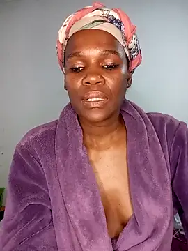 Missvixen81 online show from 04-24-26, 05:20
