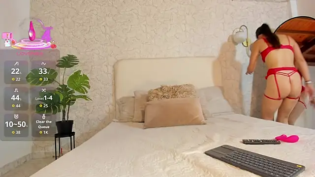 Snapshot of alanarouge chatting on 07-06-26, 11:39 alanarouge online show from 07-06-26, 11:39