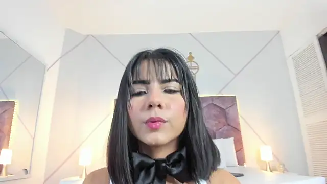 aurora collinss  online show from 10-28-25, 02:38