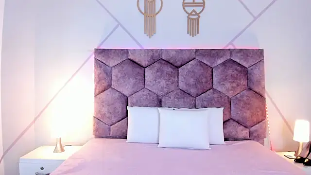 aurora collinss  online show from 11-23-25, 12:59