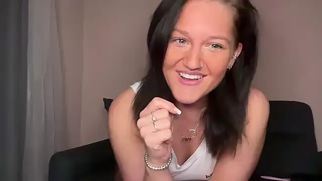 Pleasing-Chloe49 online show from 09-09-25, 08:18