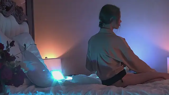 Amanda River online show from 11-24-25, 06:08