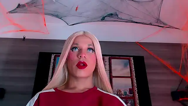 Snapshot of SashaNova chatting on 10-12-25, 04:36 SashaNova online show from 10-12-25, 04:36