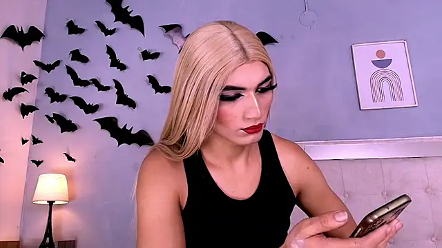 Emily Castillo 1 online show from 11-18-25, 04:27