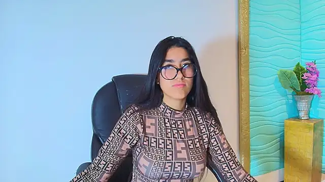 Mia Montess online show from 01-17-26, 01:37