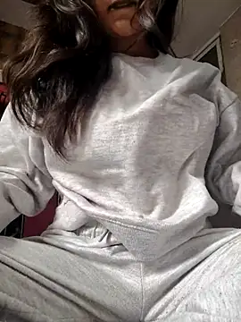 Snapshot of Miss_Love25 chatting on 01-08-26, 04:29 Miss Love25 online show from 01-08-26, 04:29