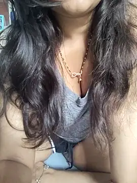 Snapshot of Miss_Love25 chatting on 06-13-26, 03:04 Miss Love25 online show from 06-13-26, 03:04