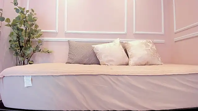 Lucy Canel online show from 12-01-25, 07:04