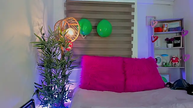 Snapshot of tommy_blue chatting on 03-22-25, 04:37 tommy blue online show from 03-22-25, 04:37