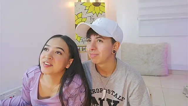 Snapshot of tommy_blue chatting on 12-15-25, 06:36 tommy blue online show from 12-15-25, 06:36