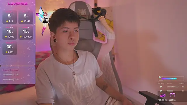 Snapshot of tommy_blue chatting on 09-10-25, 01:15 tommy blue online show from 09-10-25, 01:15