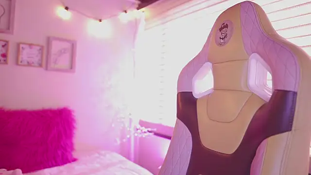 tommy blue online show from 04-07-26, 02:19