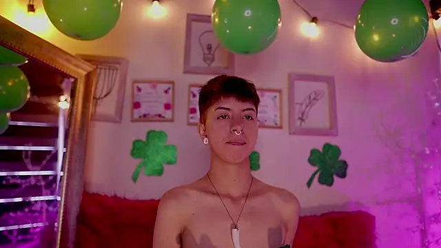 Snapshot of tommy_blue chatting on 03-17-25, 03:29 tommy blue online show from 03-17-25, 03:29