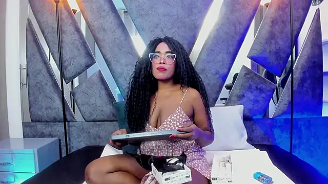 CandyMartinez  online show from 10-17-25, 09:49