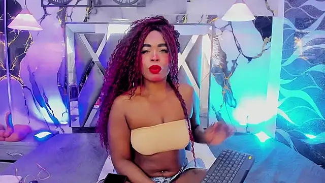 CandyMartinez  online show from 06-15-26, 07:02