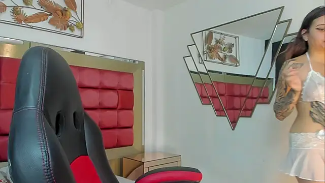 SaskiaGrendel online show from 11-05-25, 06:11