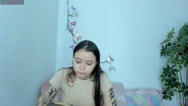 SaskiaGrendel online show from 10-22-25, 06:07