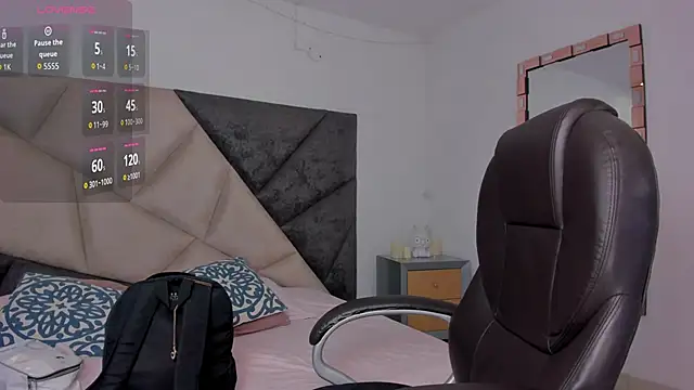 Snapshot of SaskiaGrendel chatting on 06-19-26, 12:05 SaskiaGrendel online show from 06-19-26, 12:05