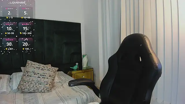 SaskiaGrendel online show from 10-16-25, 06:05