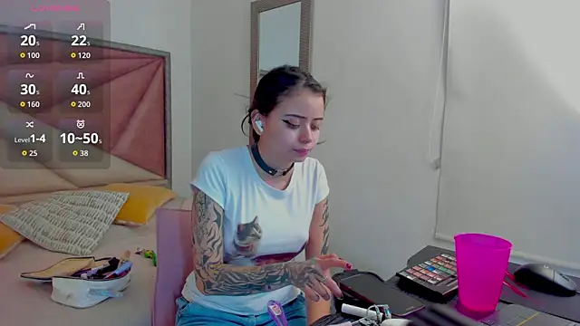 Snapshot of SaskiaGrendel chatting on 04-29-26, 12:04 SaskiaGrendel online show from 04-29-26, 12:04
