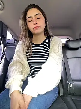 Snapshot of floooohv chatting on 10-19-25, 07:05 floooohv online show from 10-19-25, 07:05