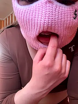 Snapshot of floooohv chatting on 11-07-25, 10:57 floooohv online show from 11-07-25, 10:57