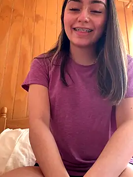 Snapshot of floooohv chatting on 10-11-25, 08:21 floooohv online show from 10-11-25, 08:21