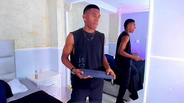 LexiAndDeker online show from 09-30-25, 04:57