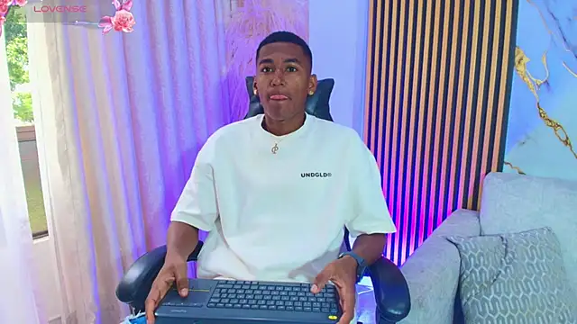 LexiAndDeker online show from 10-10-25, 03:57