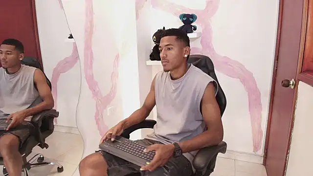 LexiAndDeker online show from 09-19-25, 05:39