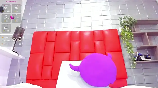 Taylorr evans online show from 11-15-25, 04:22