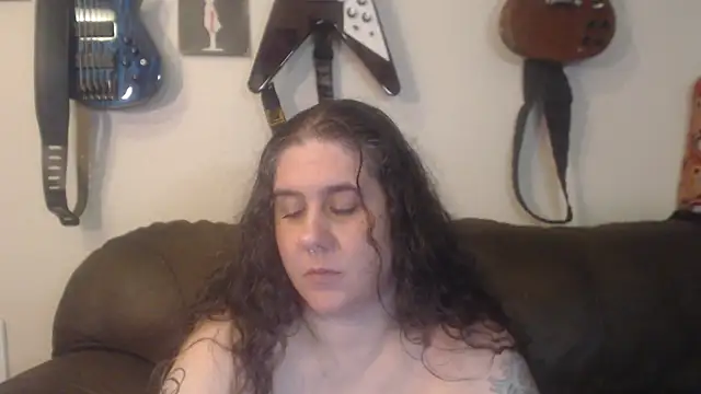 Snapshot of Dreaming_Of_Blue chatting on 03-10-25, 02:28 Dreaming Of Blue online show from 03-10-25, 02:28