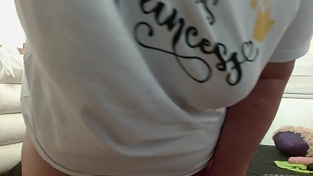Snapshot of scarlettbooty chatting on 06-24-26, 10:07 scarlettbooty online show from 06-24-26, 10:07