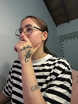 Snapshot of Camil_Lee chatting on 03-07-25, 02:36 Camil Lee online show from 03-07-25, 02:36