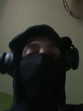 Snapshot of CheryNoLoveMe chatting on 03-05-25, 12:11 CheryNoLoveMe online show from 03-05-25, 12:11