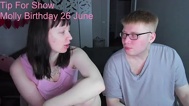 Snapshot of JayMollyy chatting on 05-28-26, 04:35 JayMollyy online show from 05-28-26, 04:35