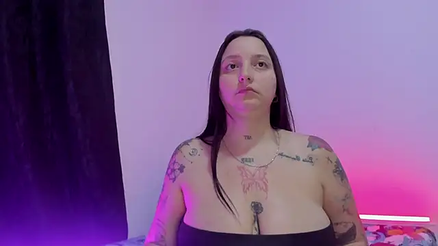 Snapshot of Celestte chatting on 02-17-26, 04:32 Celestte online show from 02-17-26, 04:32