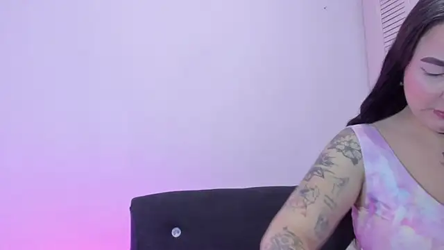 Snapshot of Celestte chatting on 11-11-25, 04:18 Celestte online show from 11-11-25, 04:18