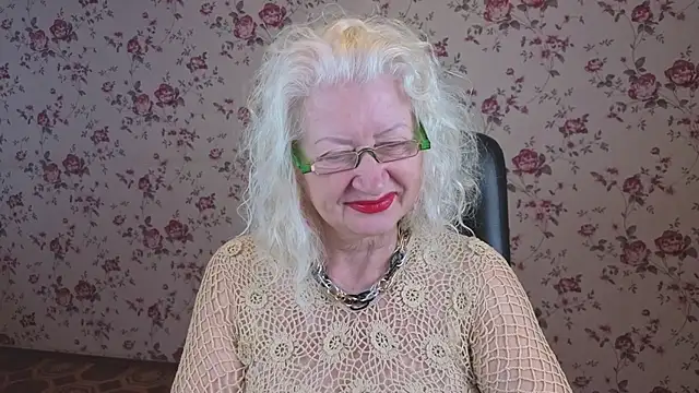 Maya Mayflower online show from 09-25-25, 04:18