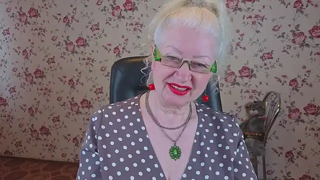 Maya Mayflower online show from 04-12-26, 03:10