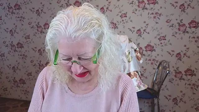 Maya Mayflower online show from 10-20-25, 04:14