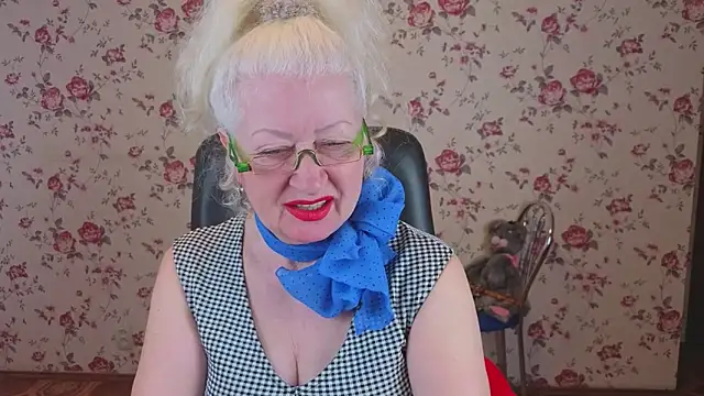 Maya Mayflower online show from 04-19-26, 03:18
