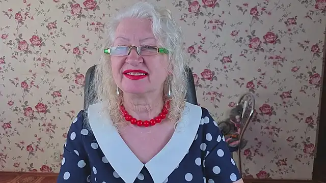 Maya Mayflower online show from 04-18-26, 03:20