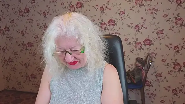 Maya Mayflower online show from 01-15-26, 02:48